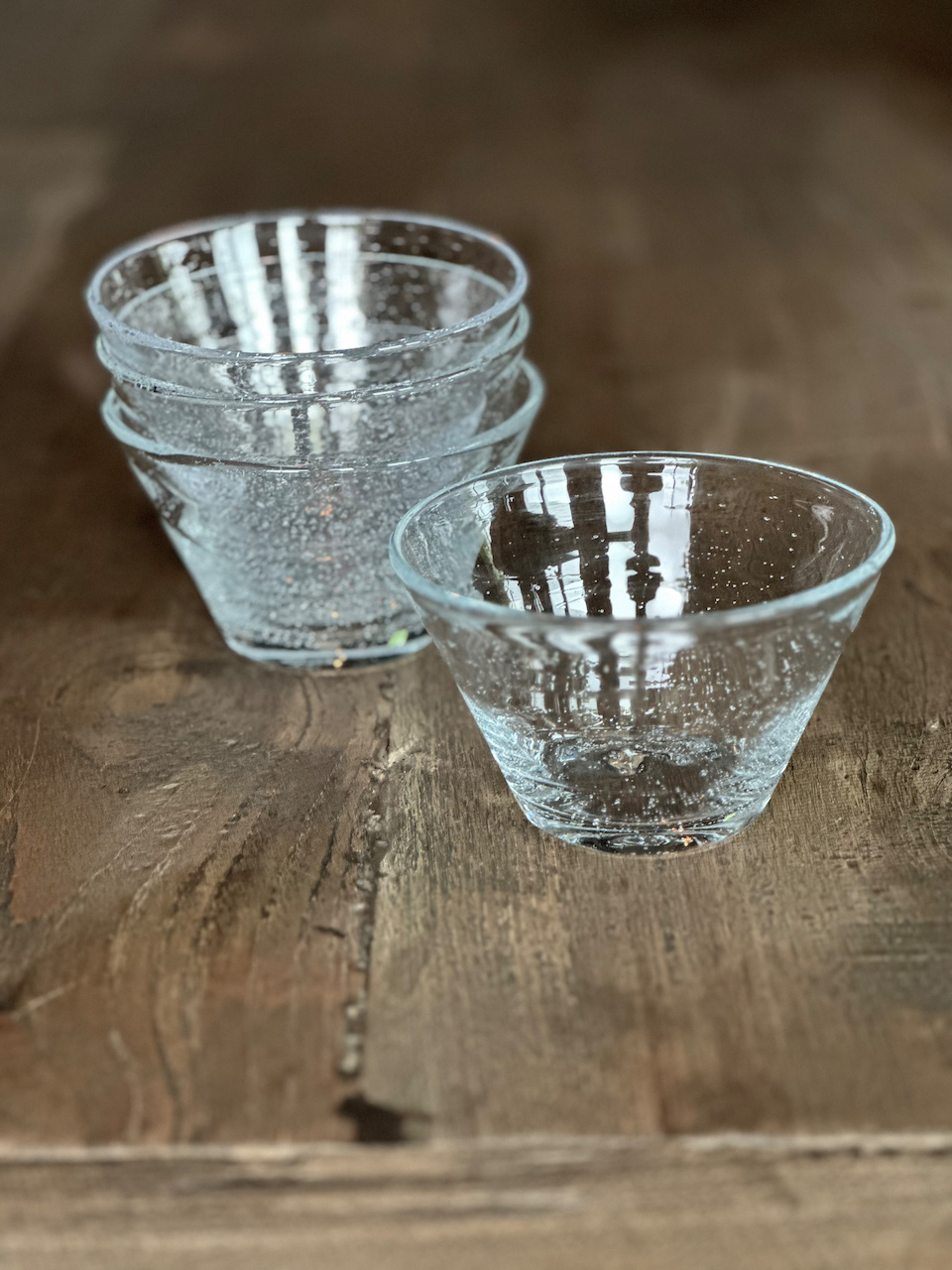 Helder glazen kommetje met bubbles-2