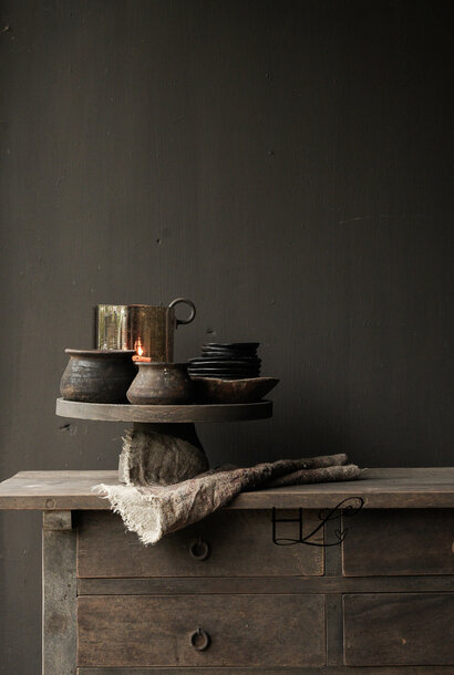 Round wooden bowl on foot