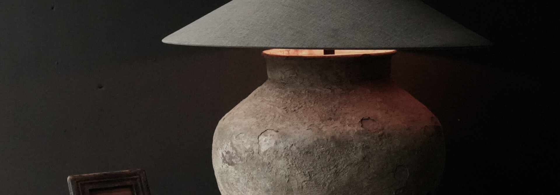 Kruiklamp van oude Authentieke Waterpot