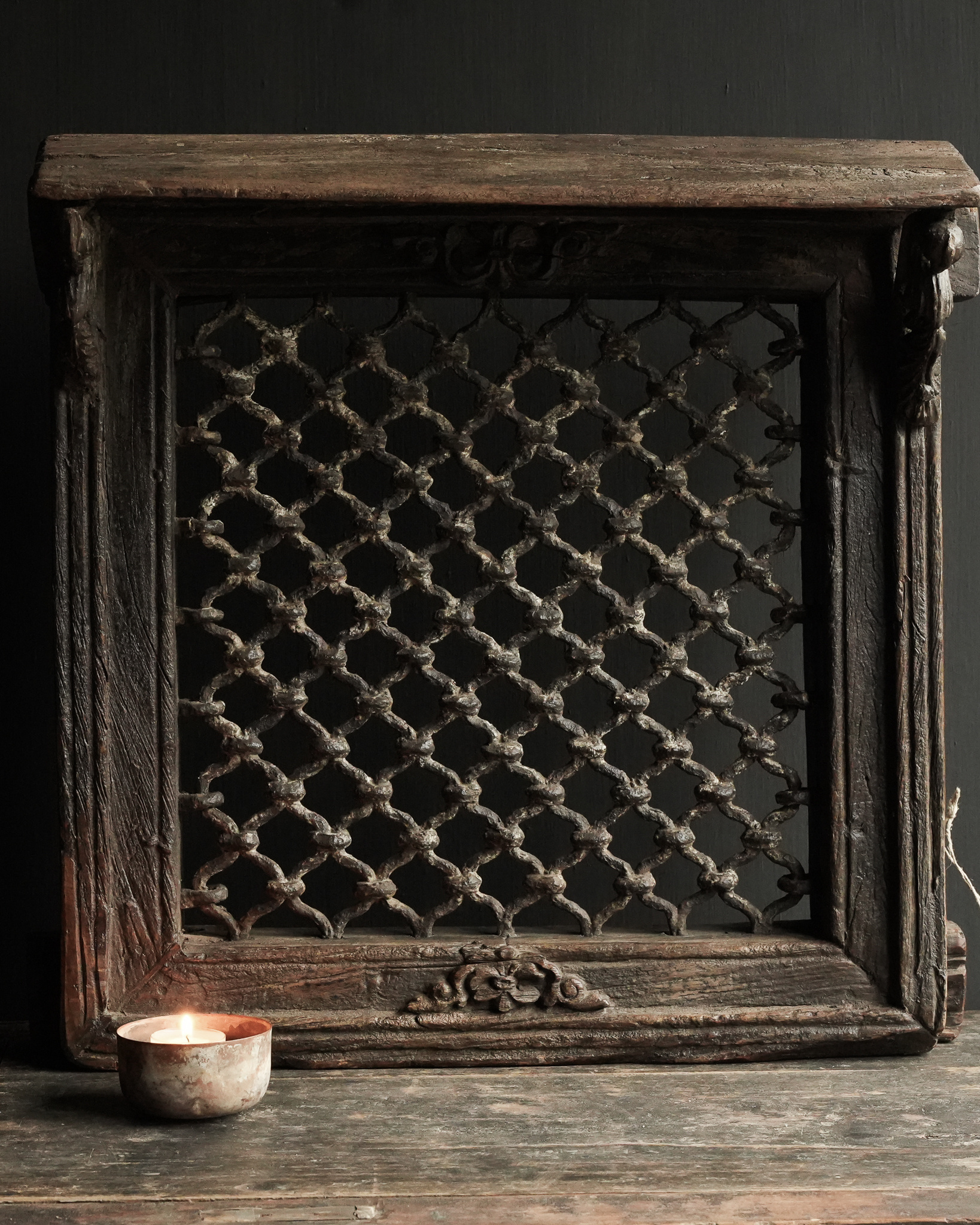 Einzigartiger authentischer Holzladen aus altem Indien-2