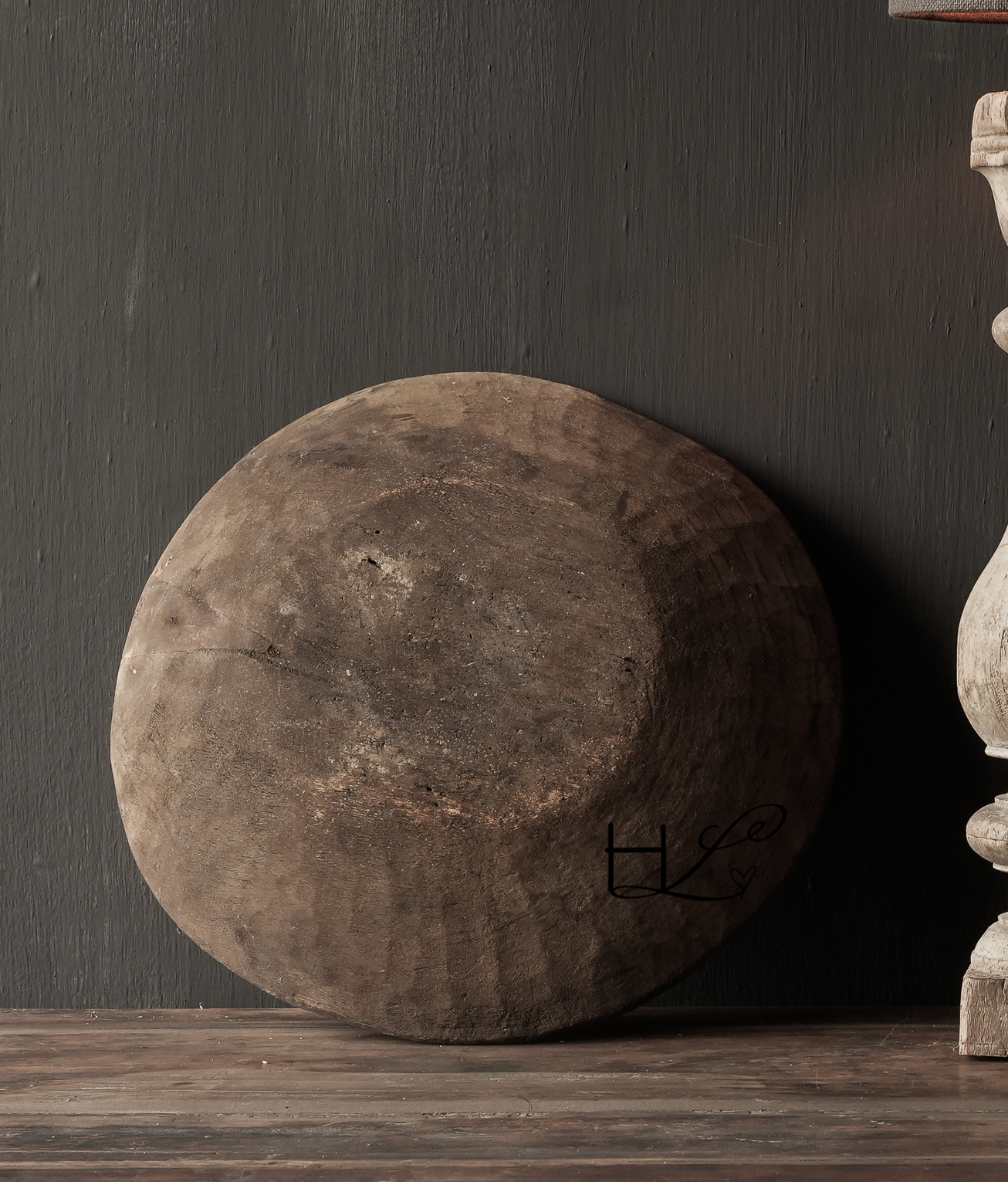 Einzigartige alte authentische Holzschale mit Holzschnitzerei-3