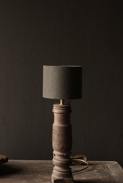 Niedliche kleine Balusterlampe aus Holz