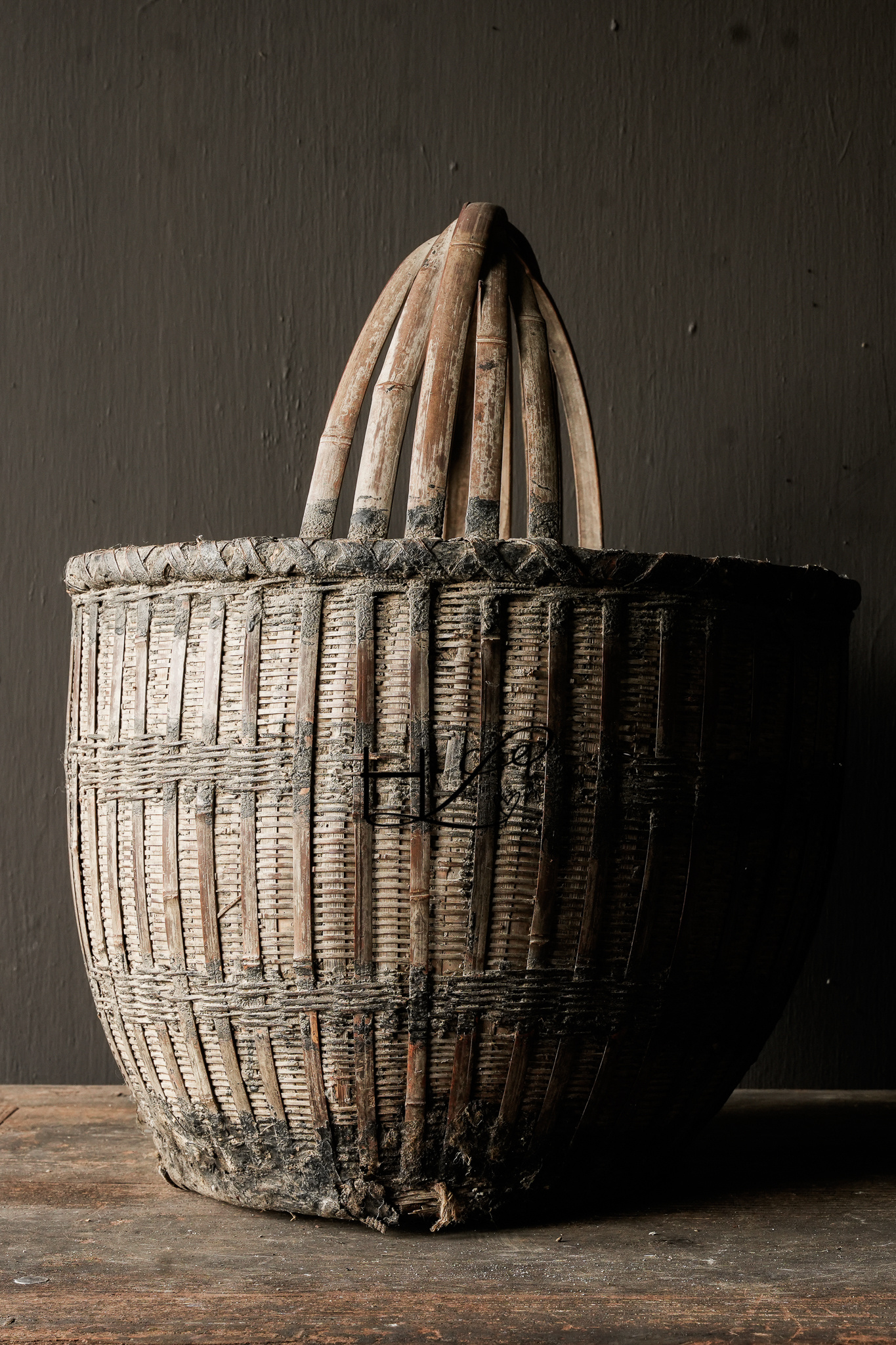 Old Authentic Wicker basket-4