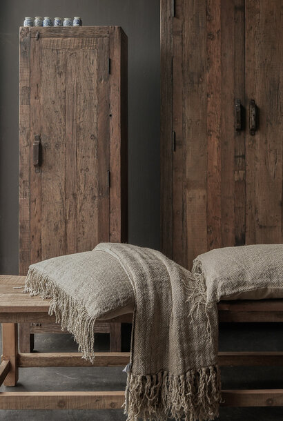 Stabiler, rustikaler, schmaler, robuster Holz-Eintürschrank