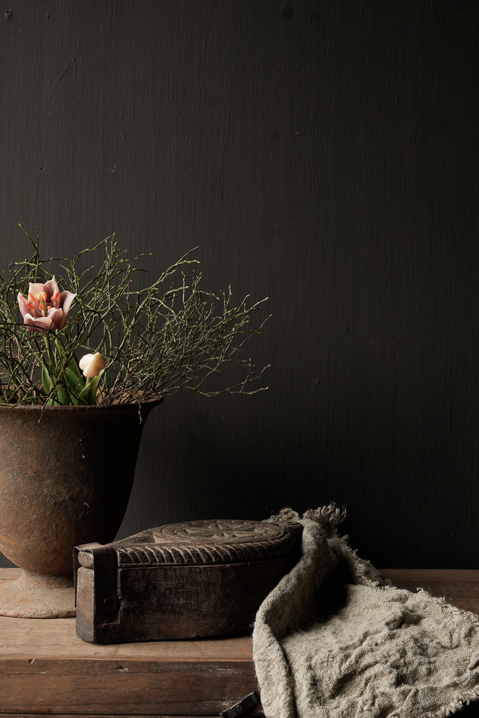 Einzigartige alte nepalesische Gewürzkiste aus Holz-1