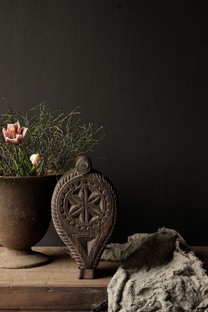 Einzigartige alte nepalesische Gewürzkiste aus Holz-2