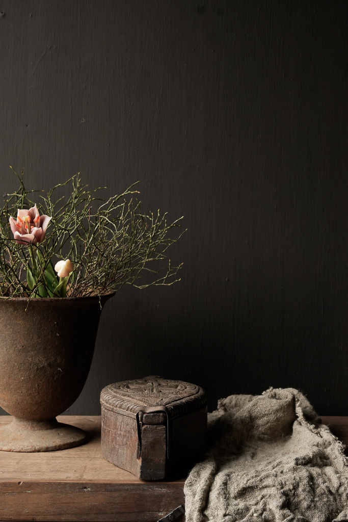 Einzigartige alte nepalesische Gewürzkiste aus Holz-5