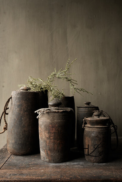 Originele Oude houten Nepalese Kruik met deksel