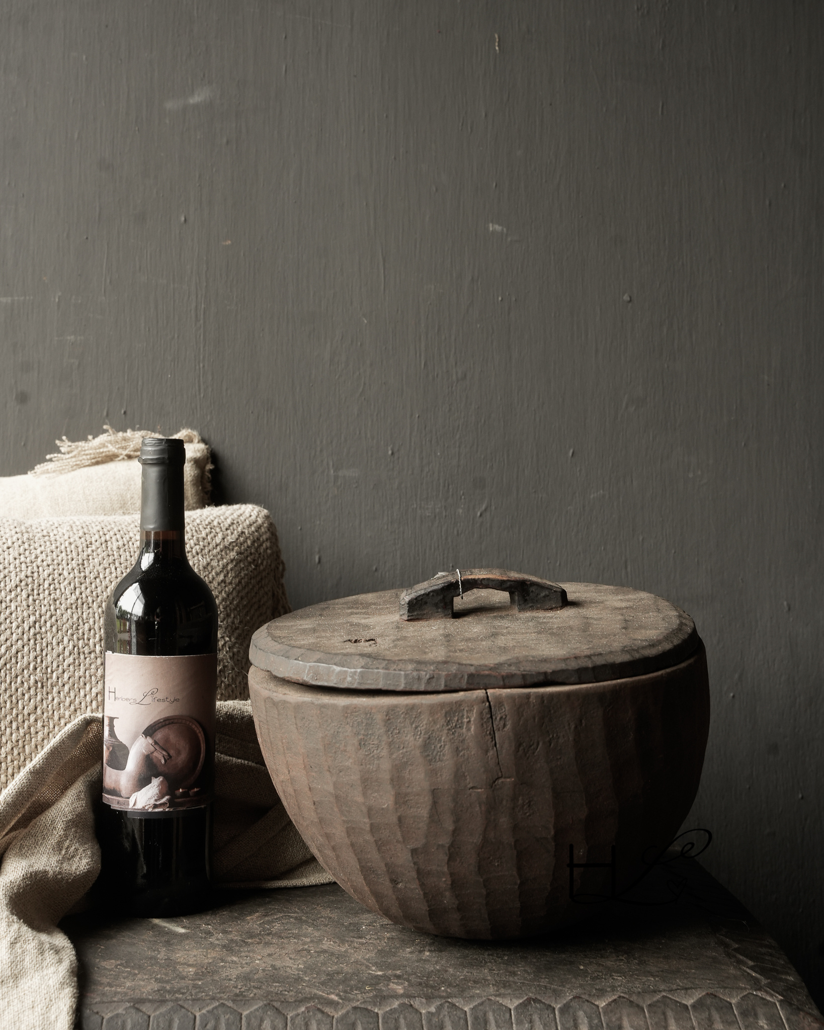 Nepalesischer alter Holztopf mit Deckel-2