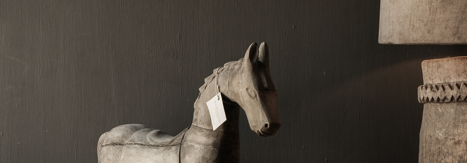 Wooden rocking horse Aura Peeperkorn