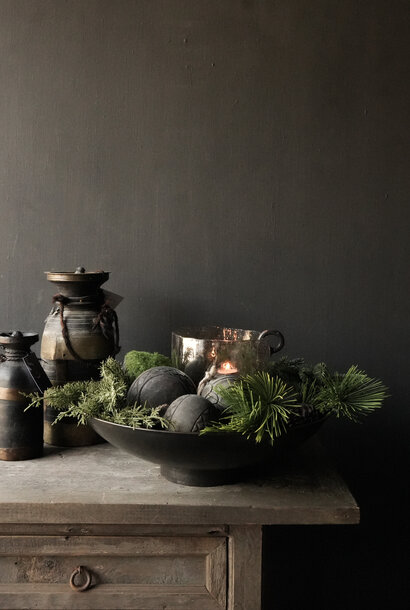 Scale made of recycled iron, handmade