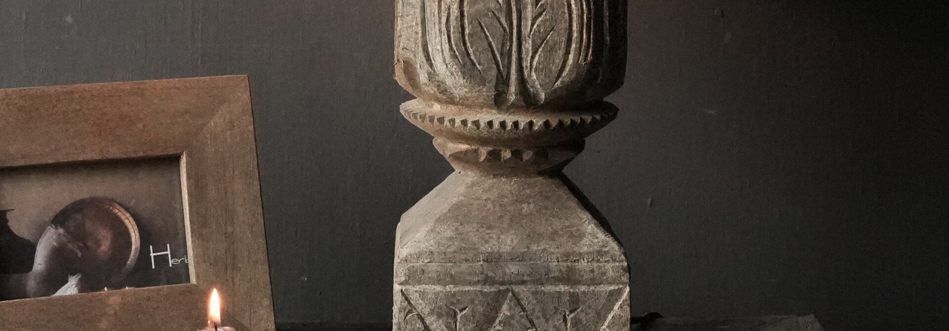 Houten Lamp voet van oud hout met snijwerk