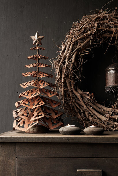 Rostiger Eisen-Weihnachtsbaum mit Stern