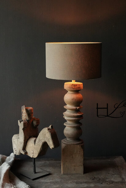 Lampensockel aus Holz von Antique Baluster Aura Peeperkorn