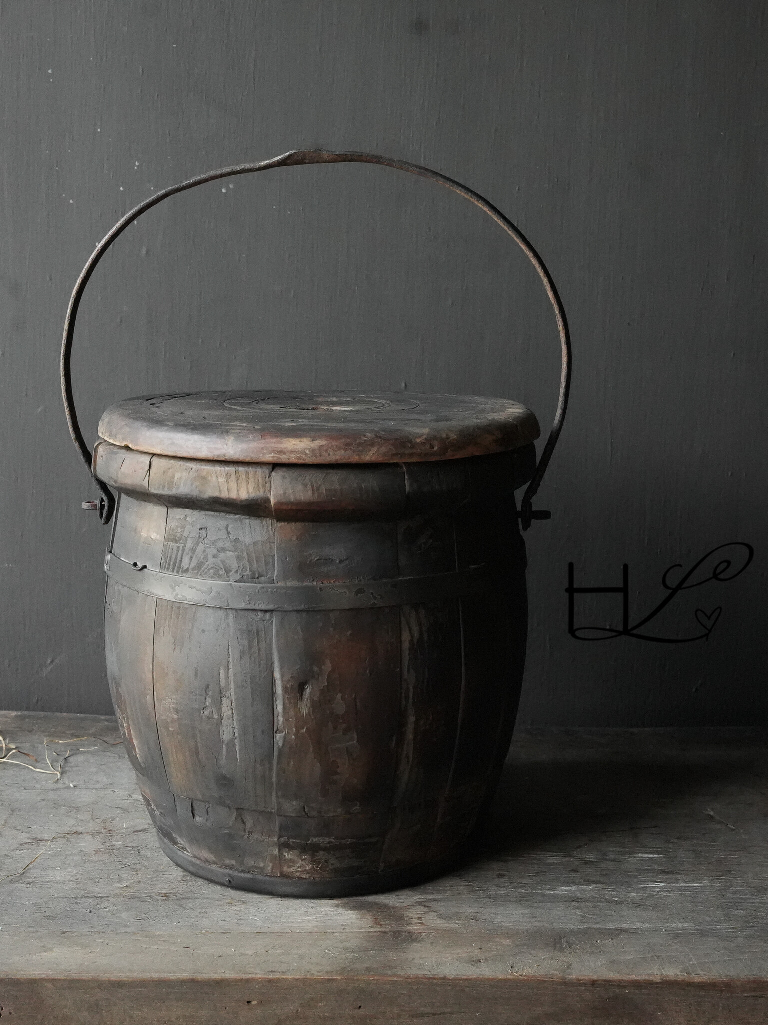 Authentischer alter Holzeimer mit Deckel-4