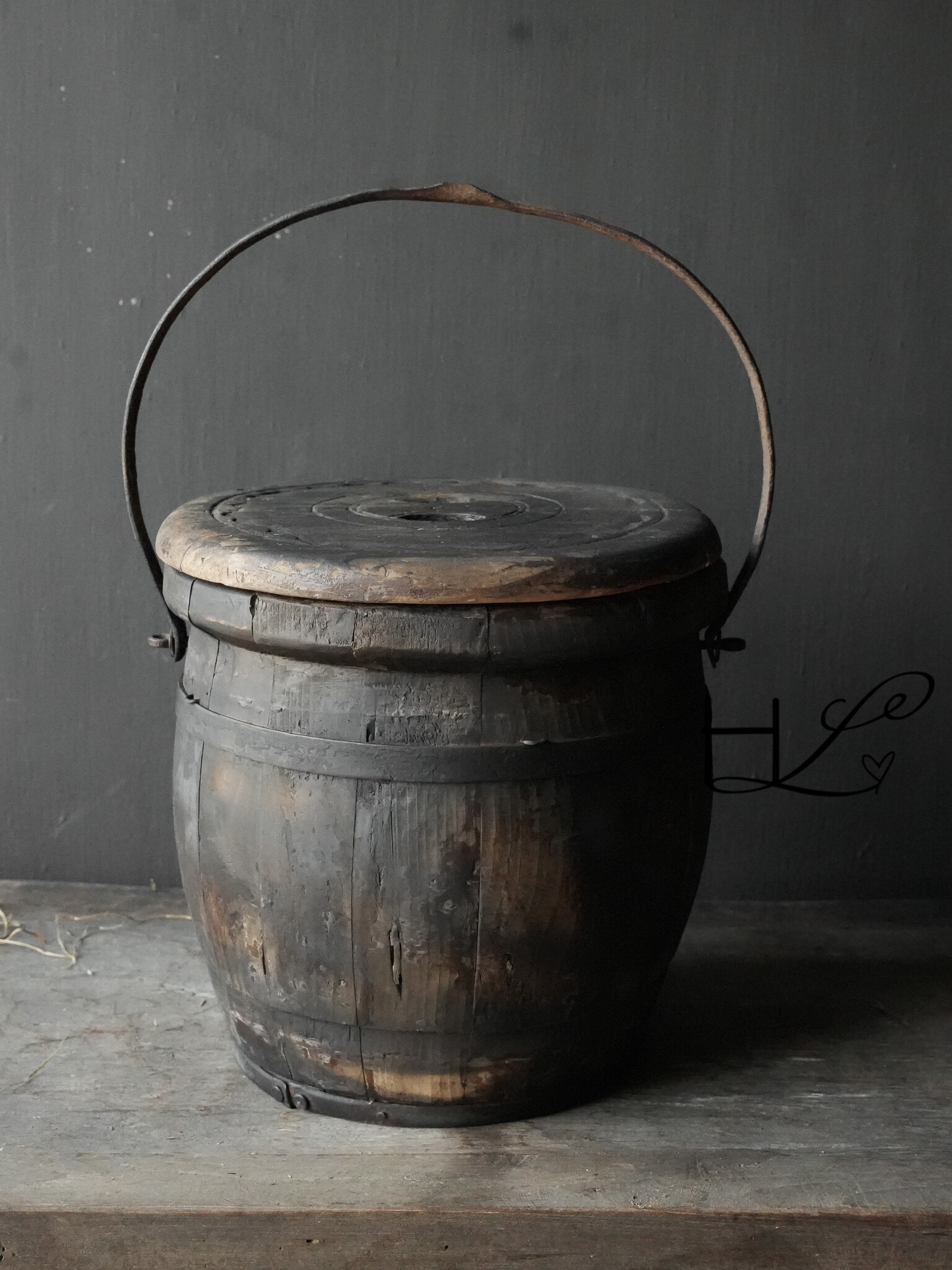 Authentischer alter Holzeimer mit Deckel-6