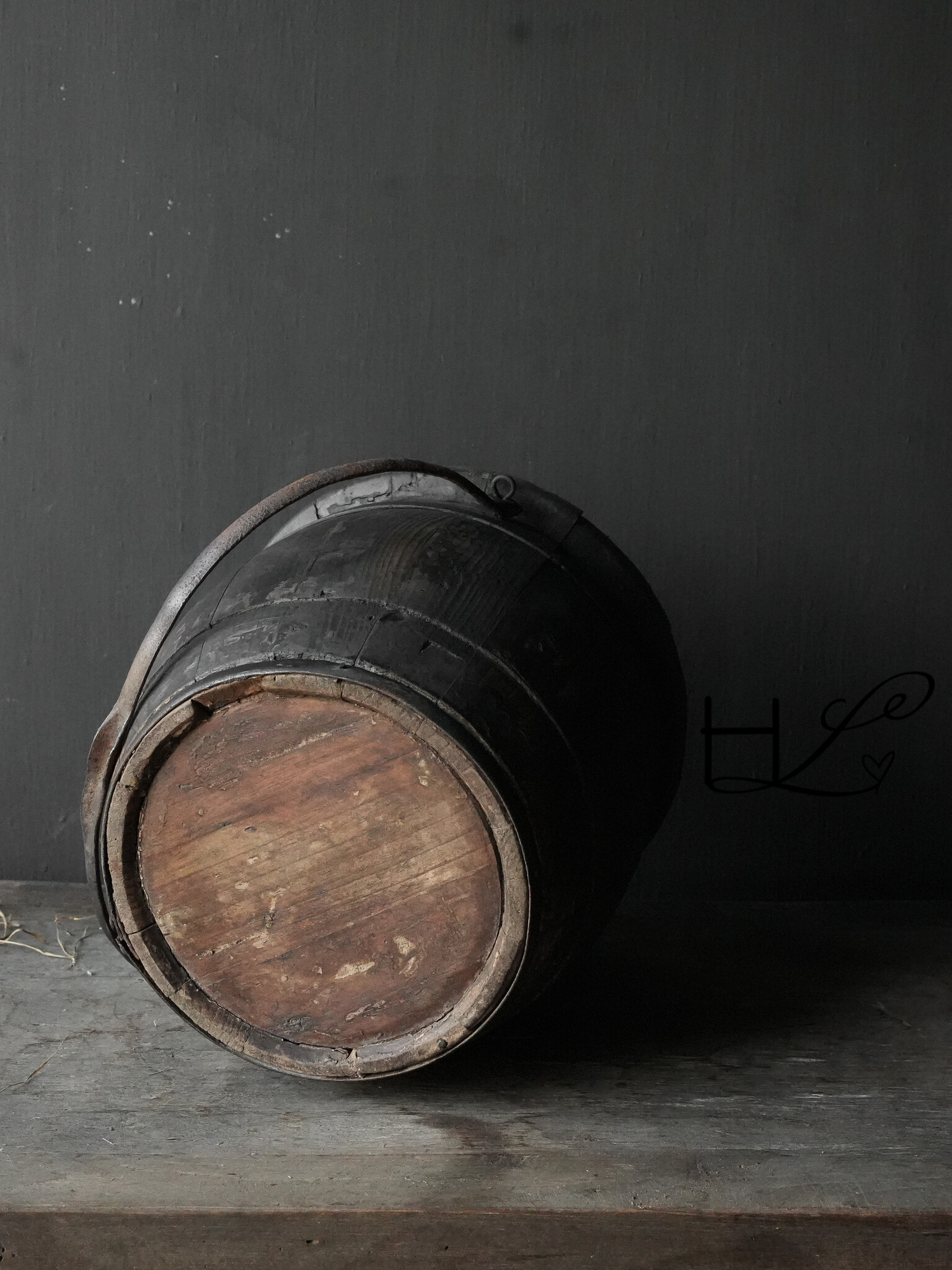 Authentischer alter Holzeimer mit Deckel-8