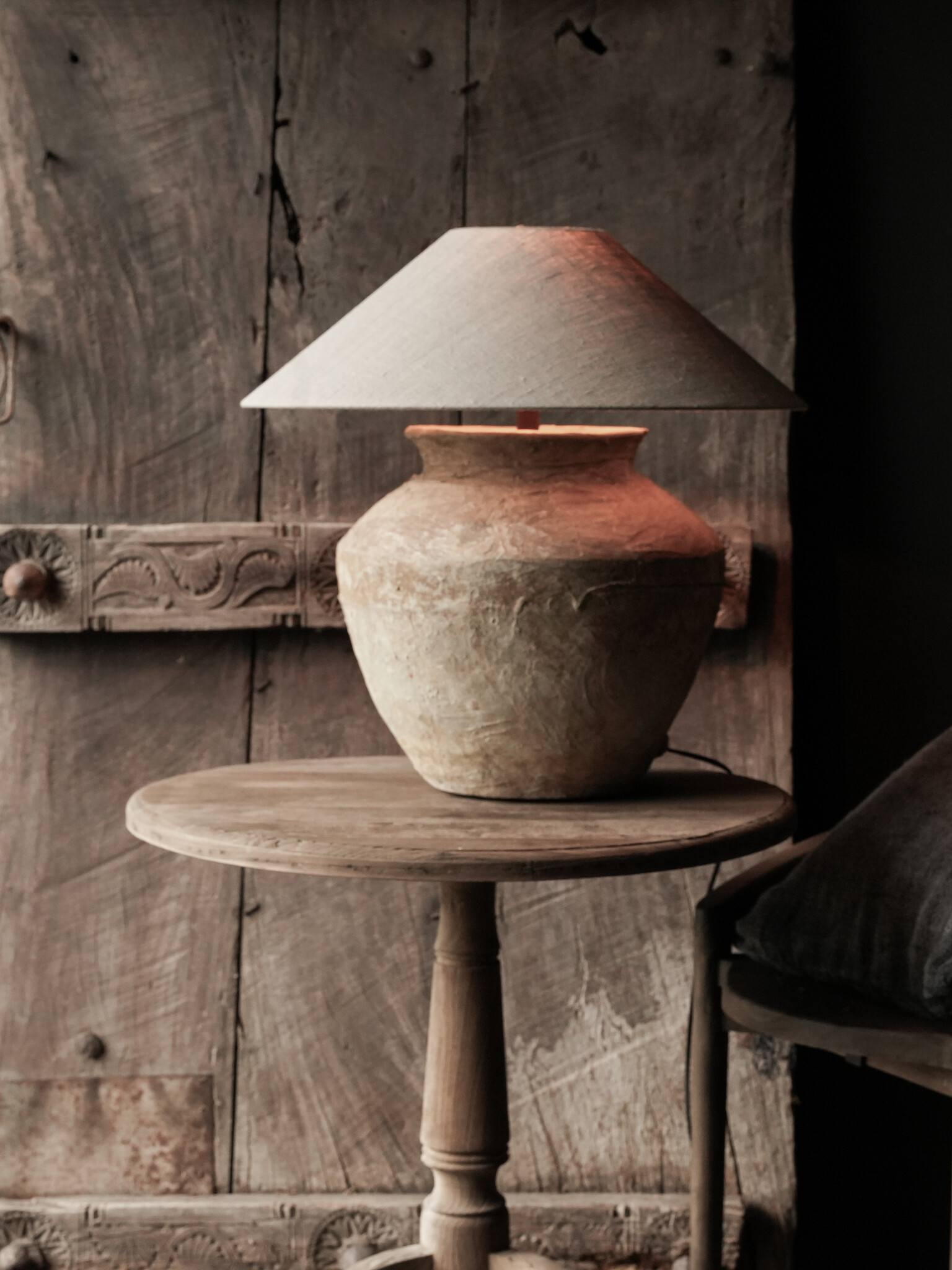 Wabi Sabi imperfecte Kruiklamp van oude Authentieke Waterpot-1