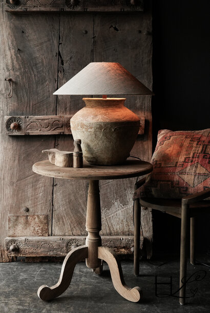 Robuster, robuster runder Weintisch aus altem, gebrauchtem Eichenholz