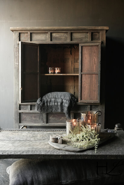 wunderschöner einzigartiger Fund, sehr alter antiker Schrank