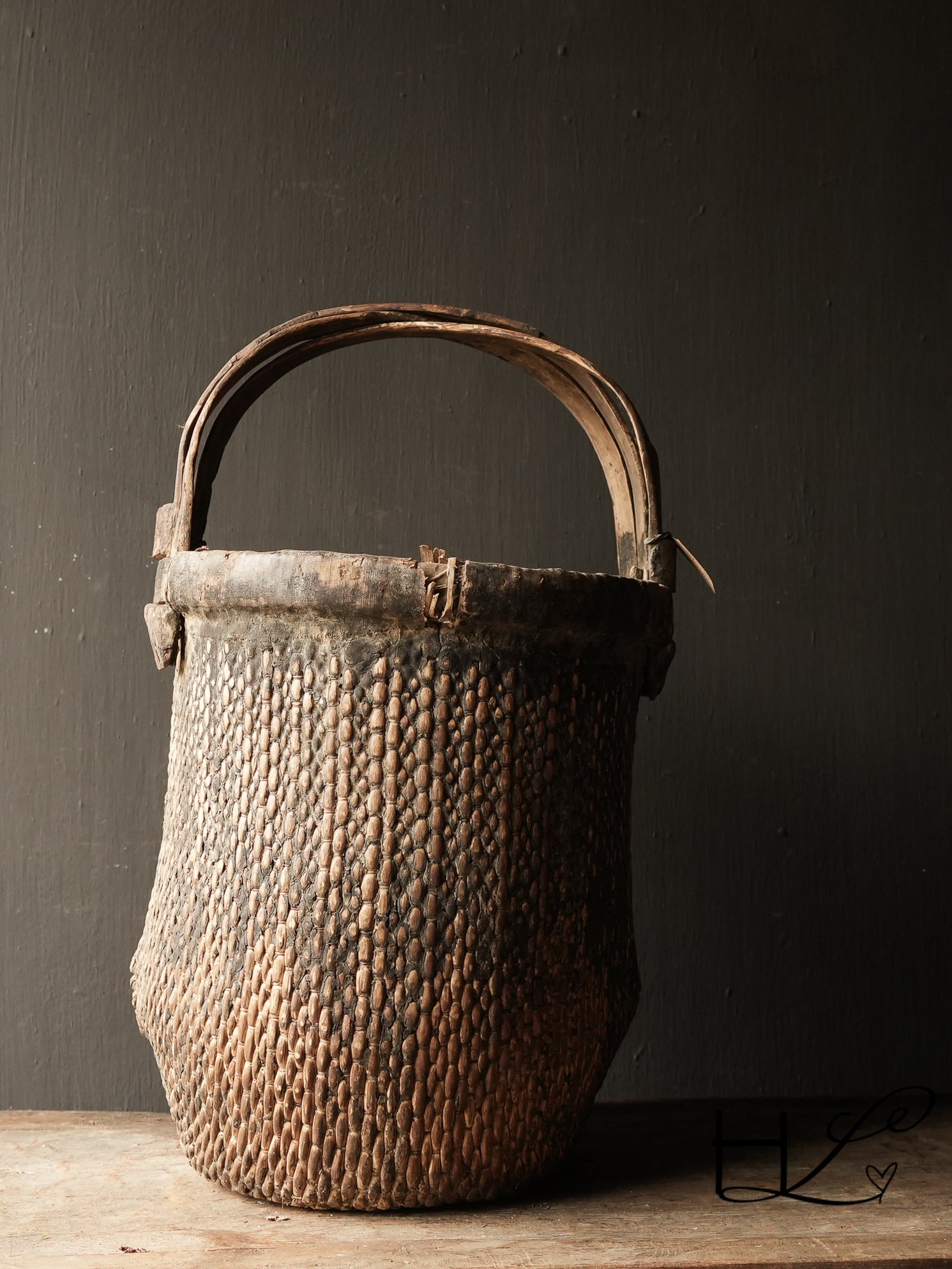 Old Authentic Wicker basket-3