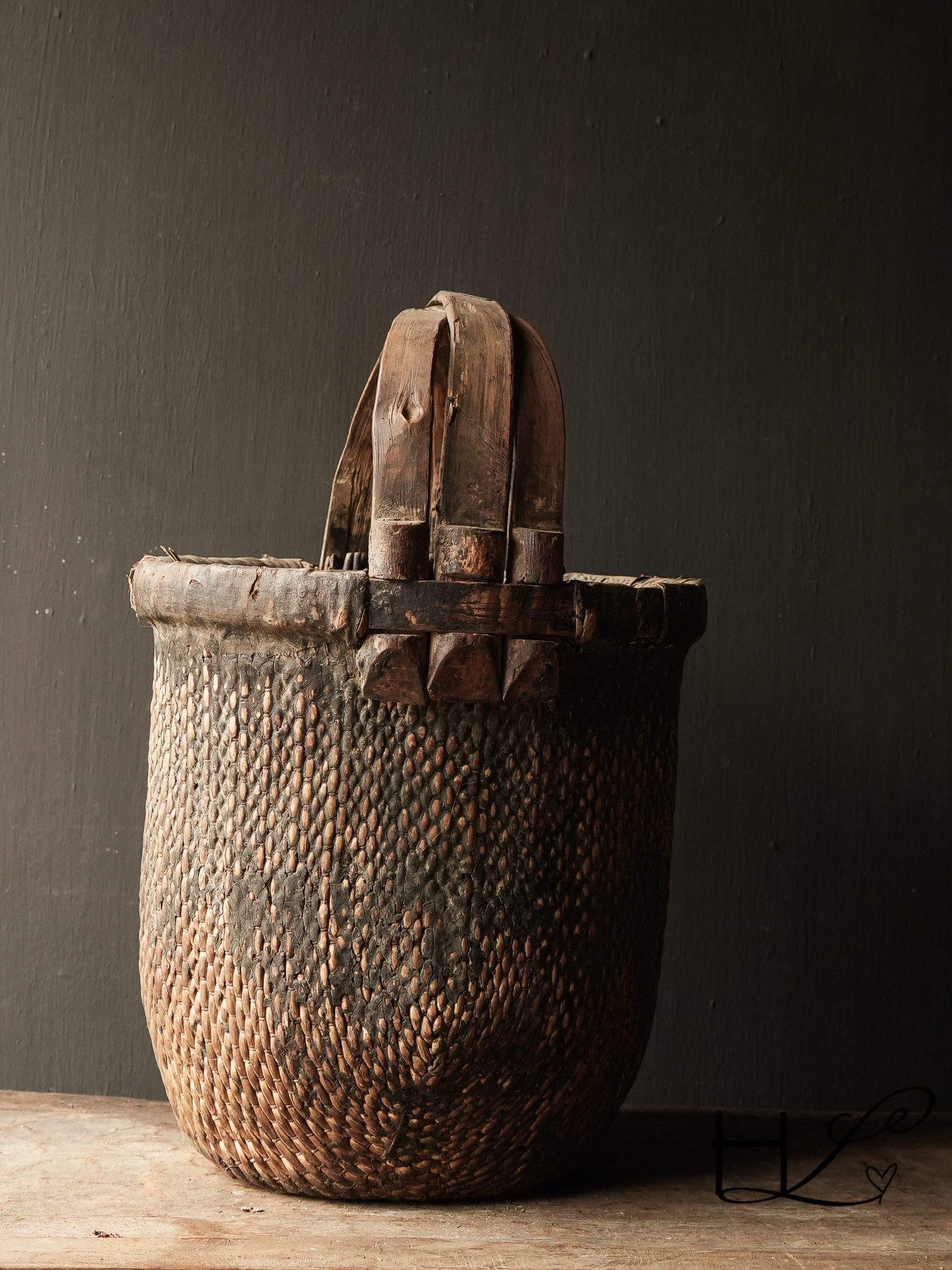 Old Authentic Wicker basket-4