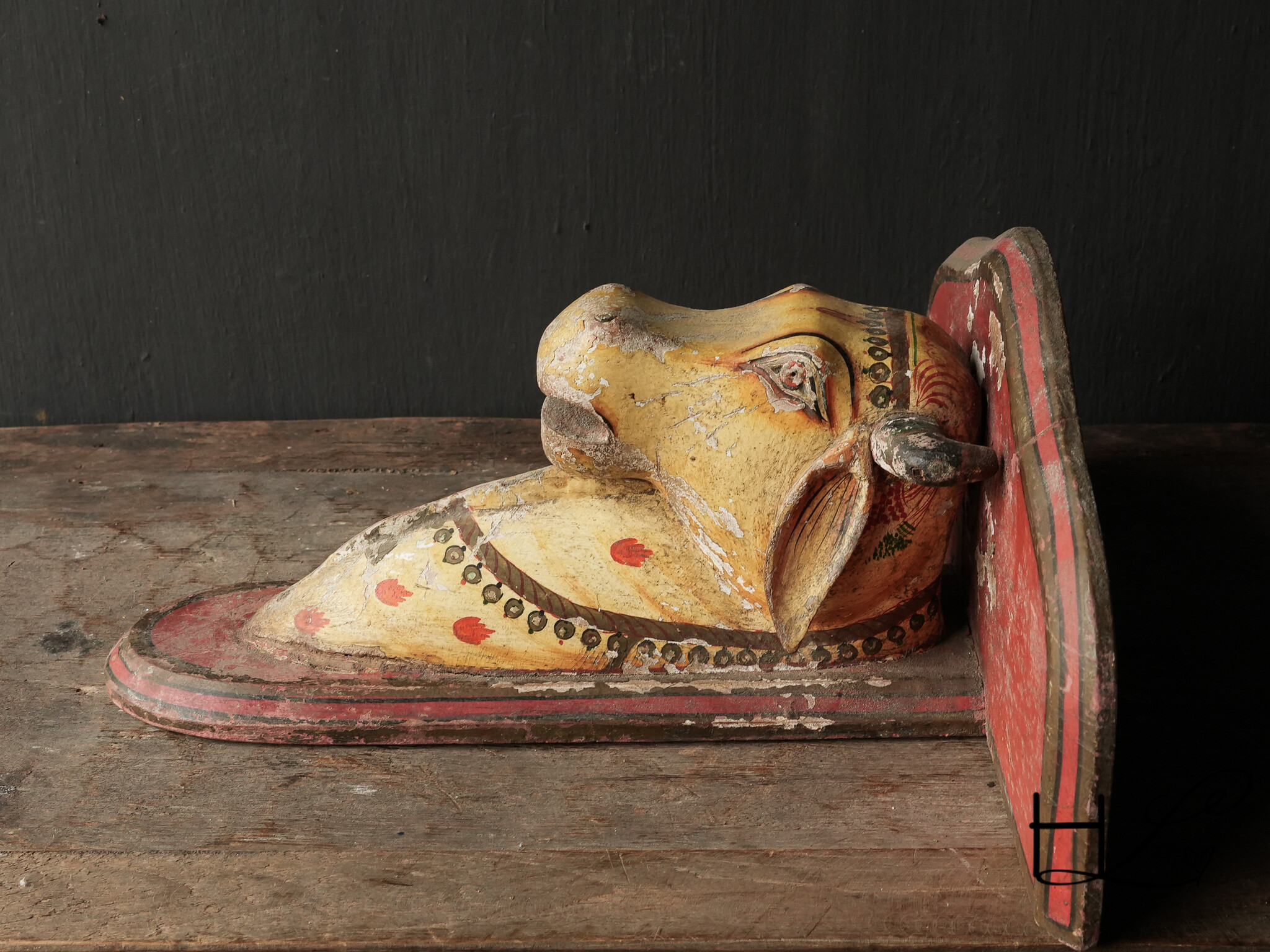 Authentischer hölzerner Nandi, heilige Kuh-3