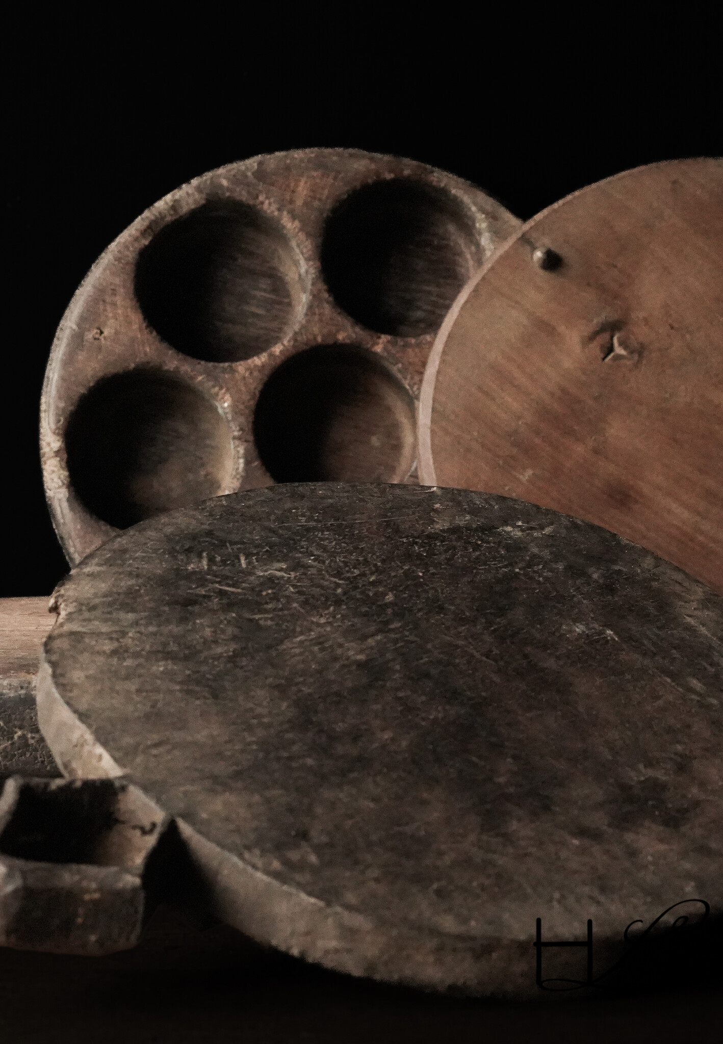 Alte Gewürzdose aus Holz mit Deckel-1