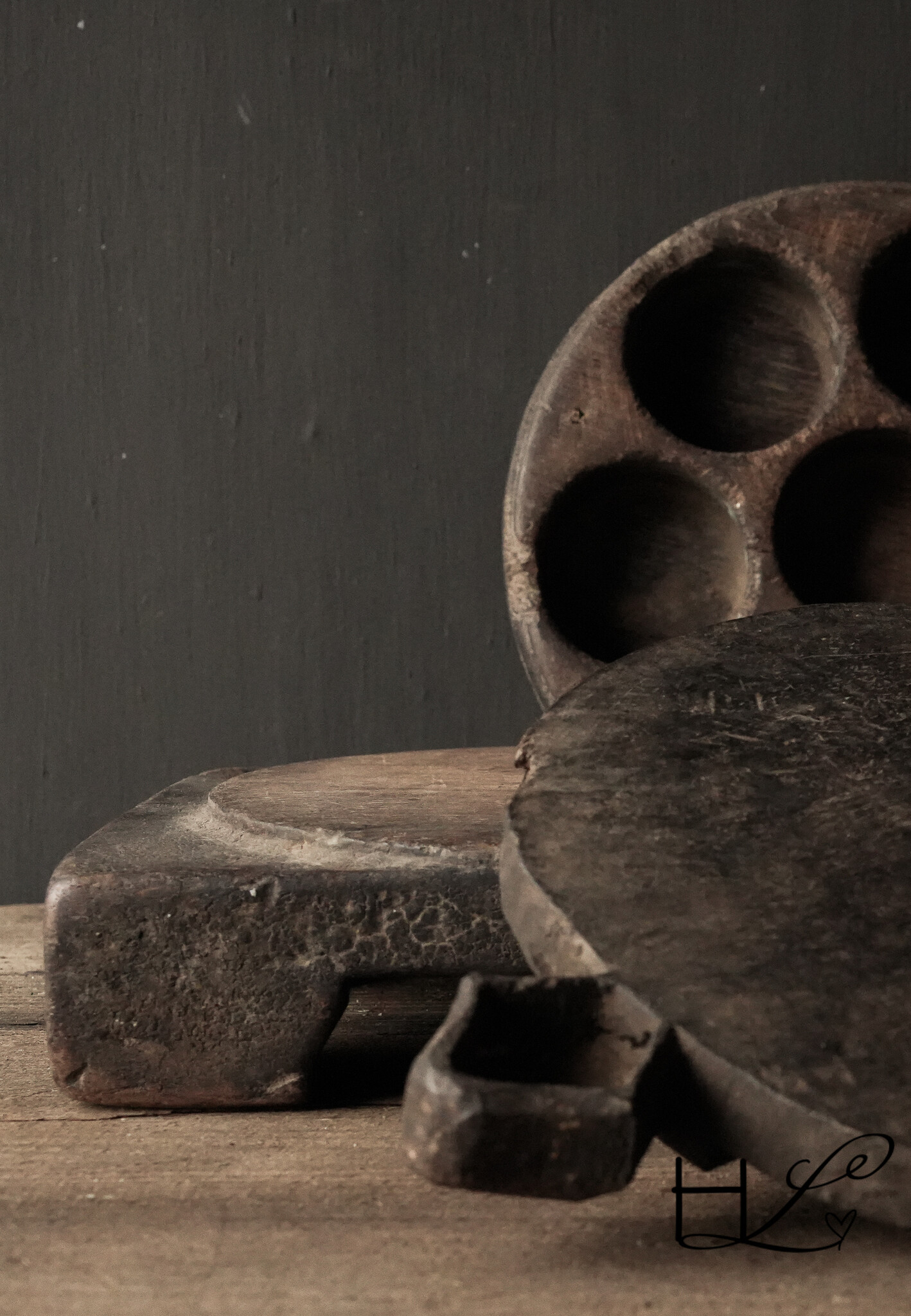 Alte Gewürzdose aus Holz mit Deckel-2