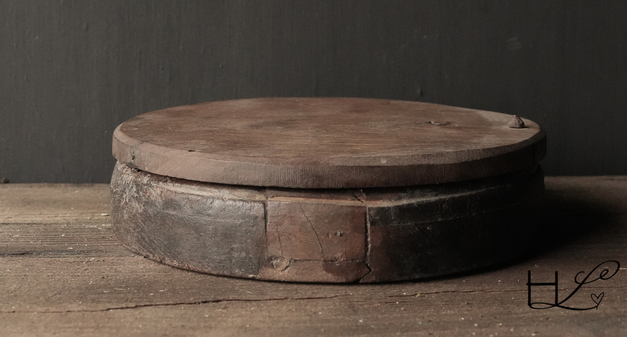 Alte Gewürzdose aus Holz mit Deckel-7