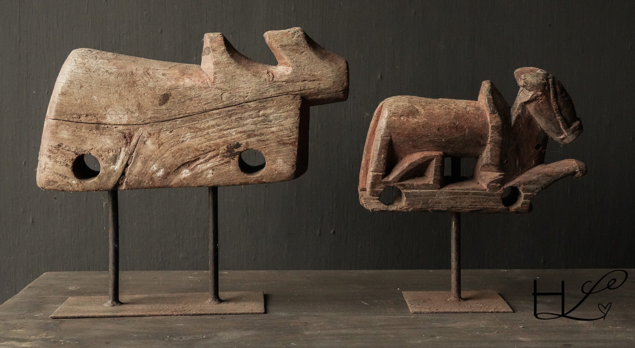 heilige Kuh Nandi aus Indien auf eisernen Füßen-8