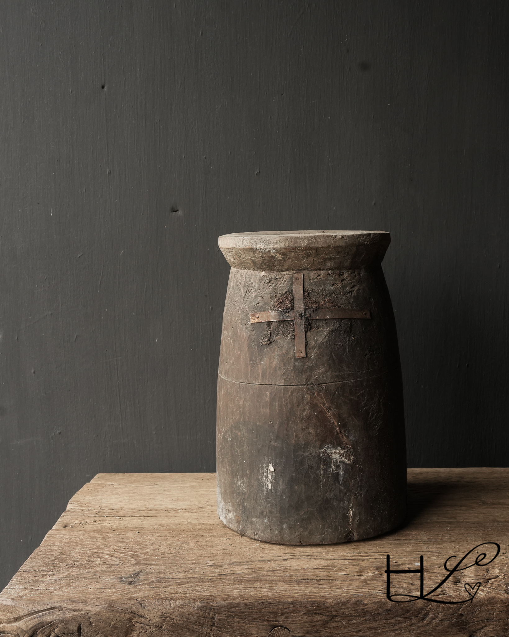 Alter hölzerner nepalesischer Wabi-Sabi-Krug-2