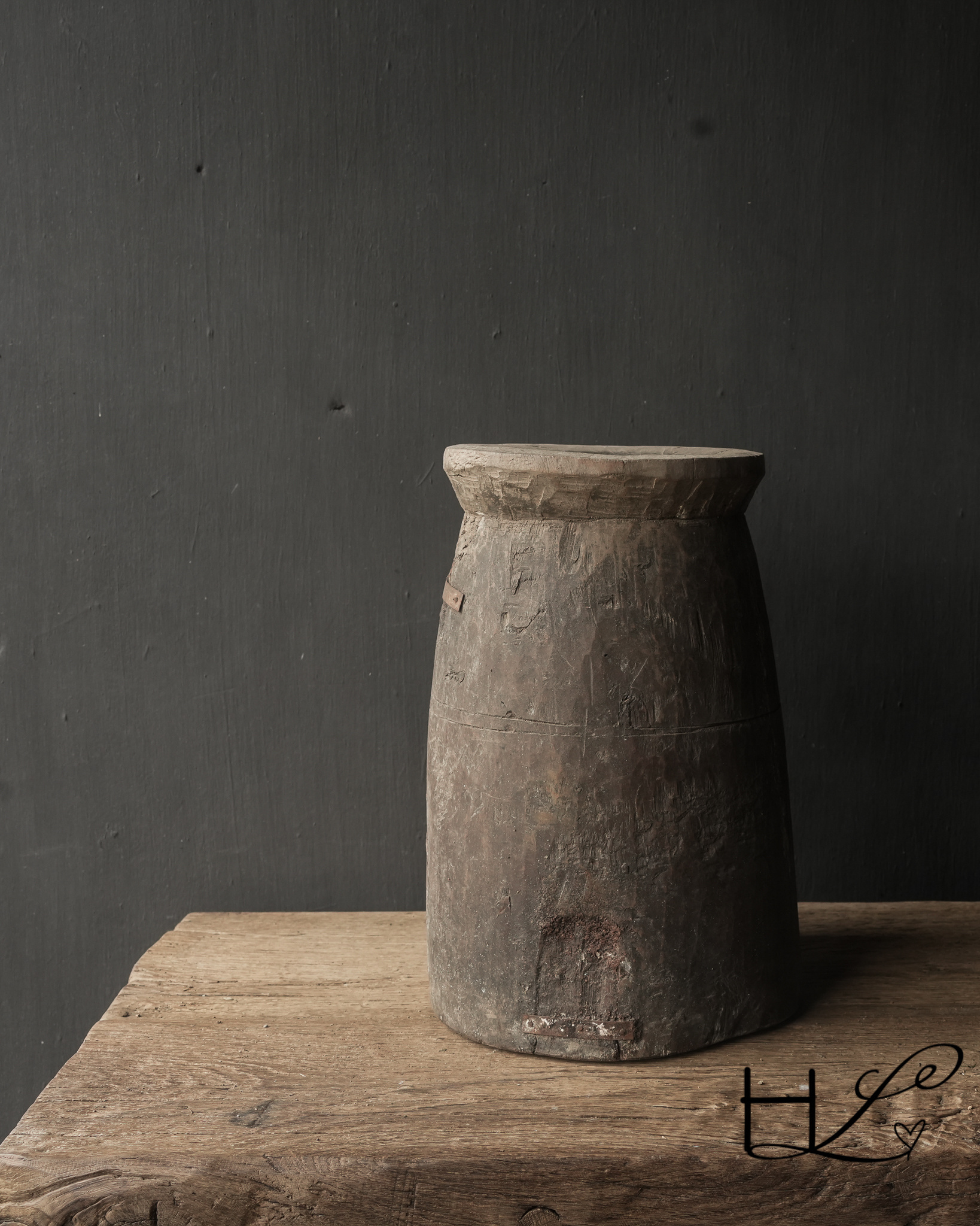 Alter hölzerner nepalesischer Wabi-Sabi-Krug-3