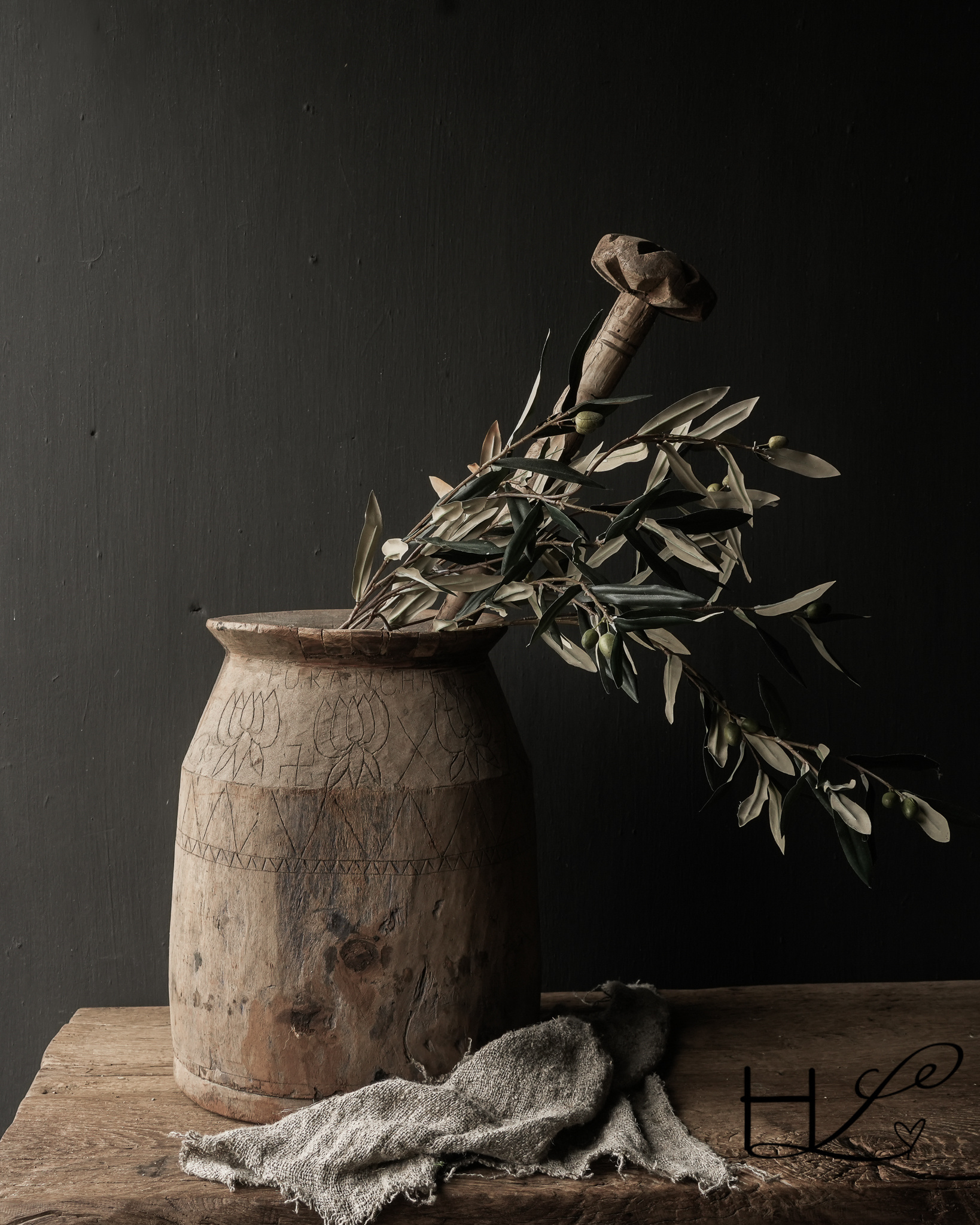 Alter hölzerner nepalesischer Wabi-Sabi-Krug-1