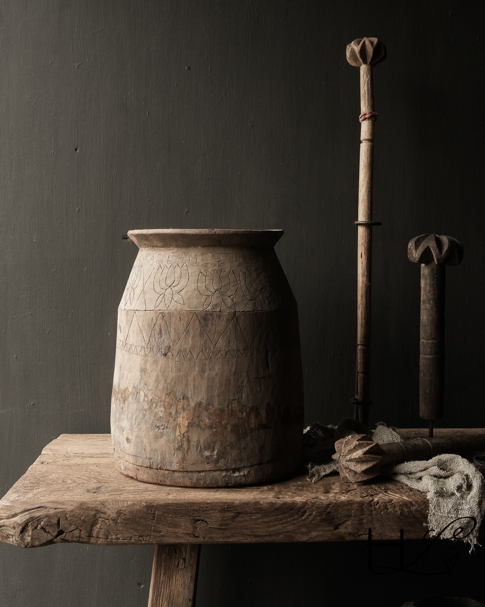 Alter hölzerner nepalesischer Wabi-Sabi-Krug-5