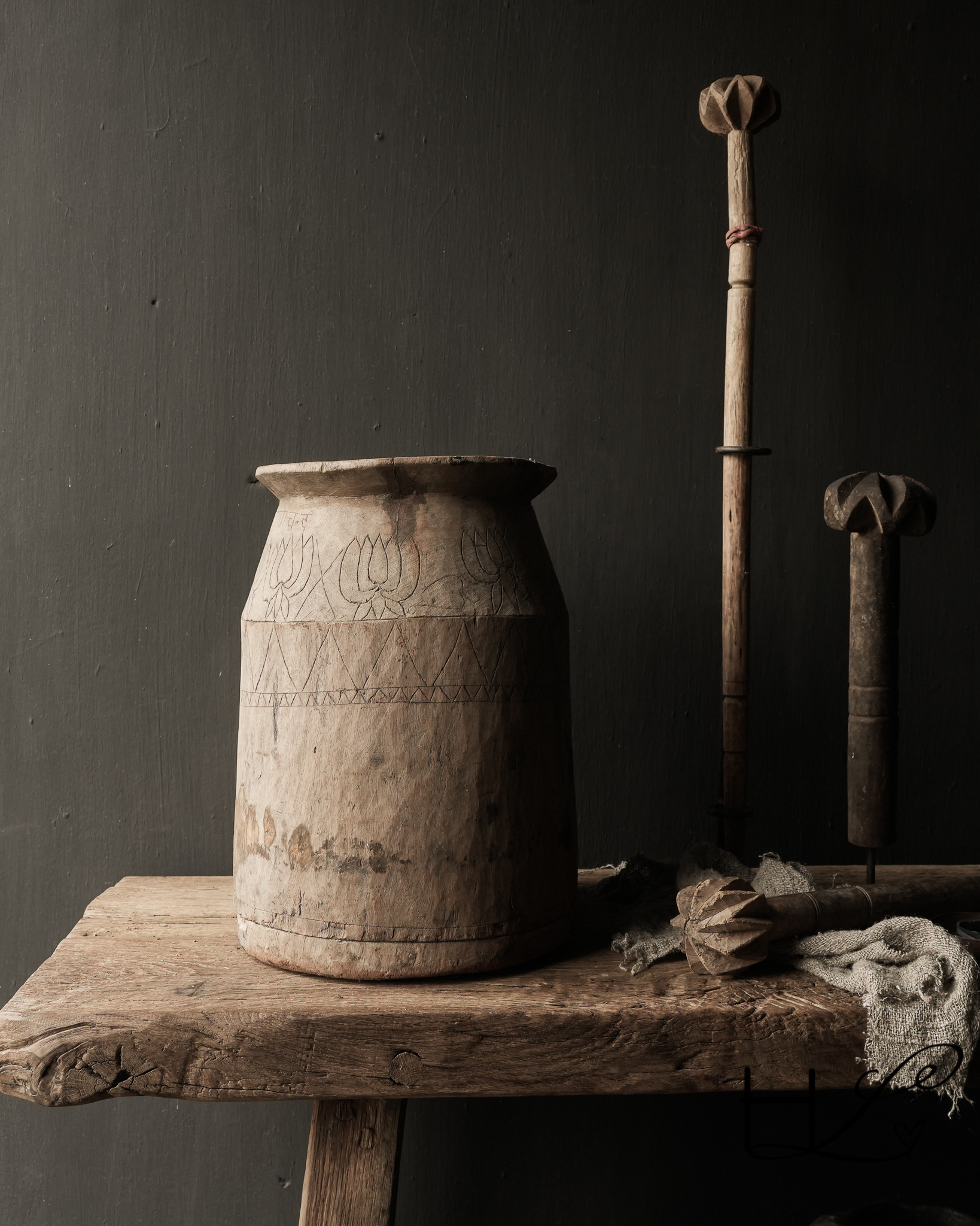 Alter hölzerner nepalesischer Wabi-Sabi-Krug-6