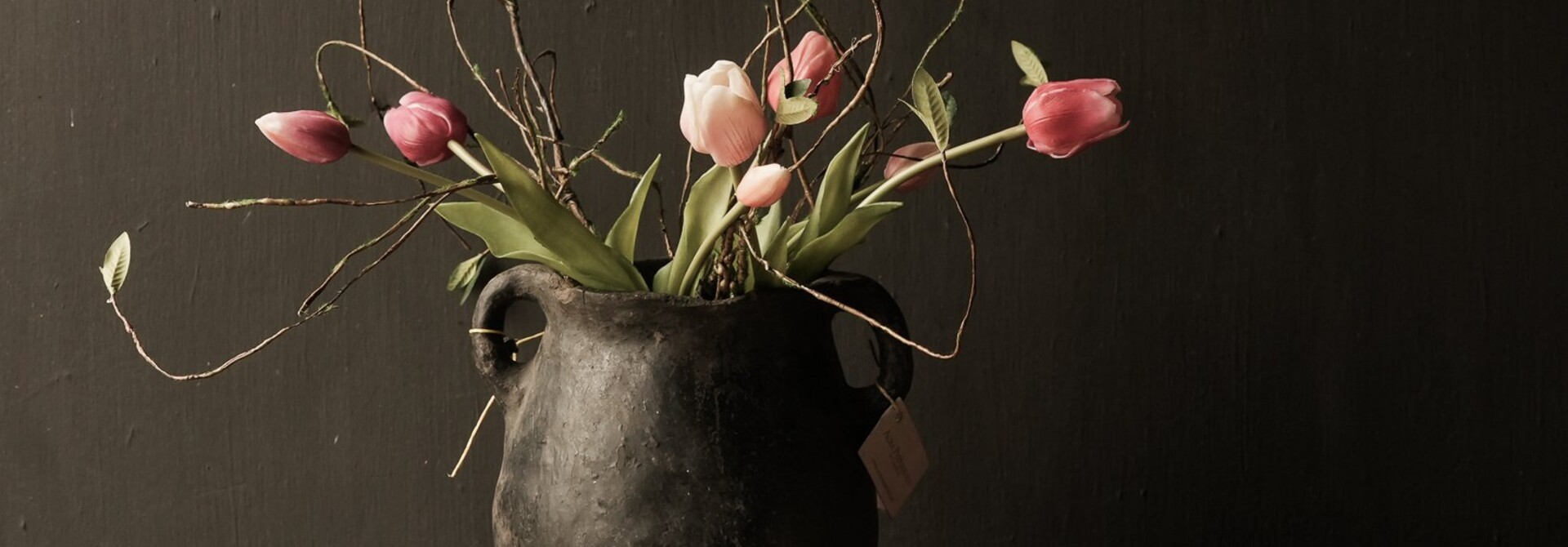 Bunch of artificial tulips Sally Vermeer red pink combination