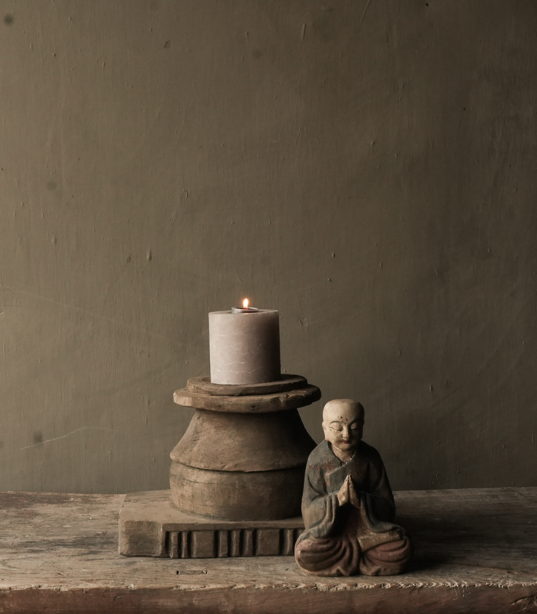 Alter authentischer Holzkerzenständer-1