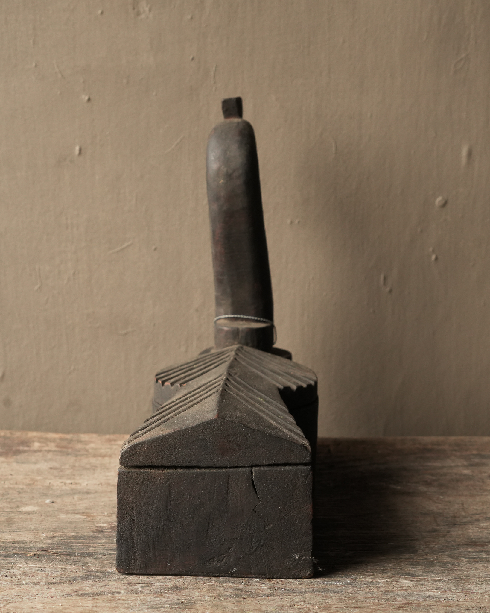 Old Nepalese wooden spice box Duck HOFFZ-3