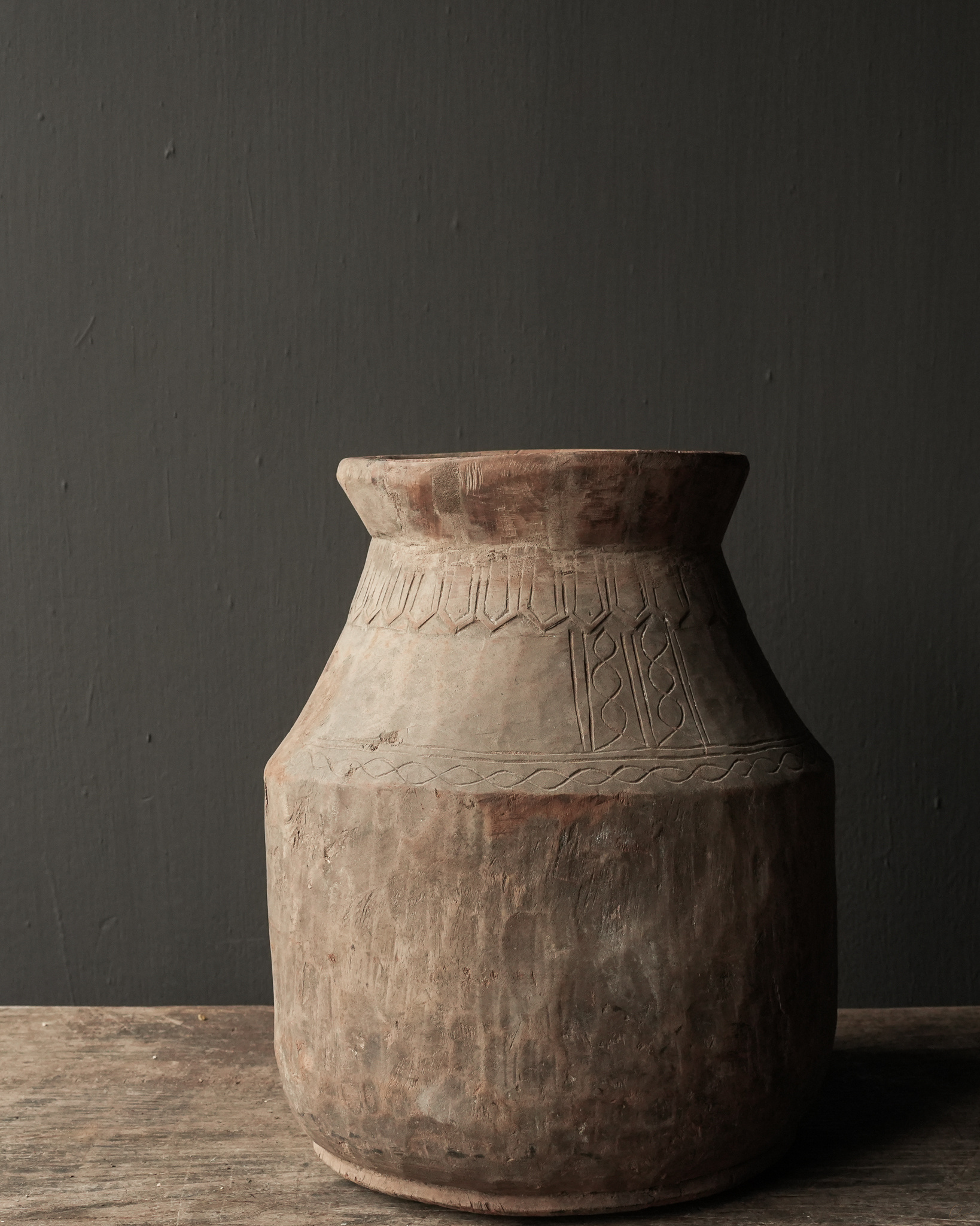 Old wooden Nepalese wabi sabi jar-6