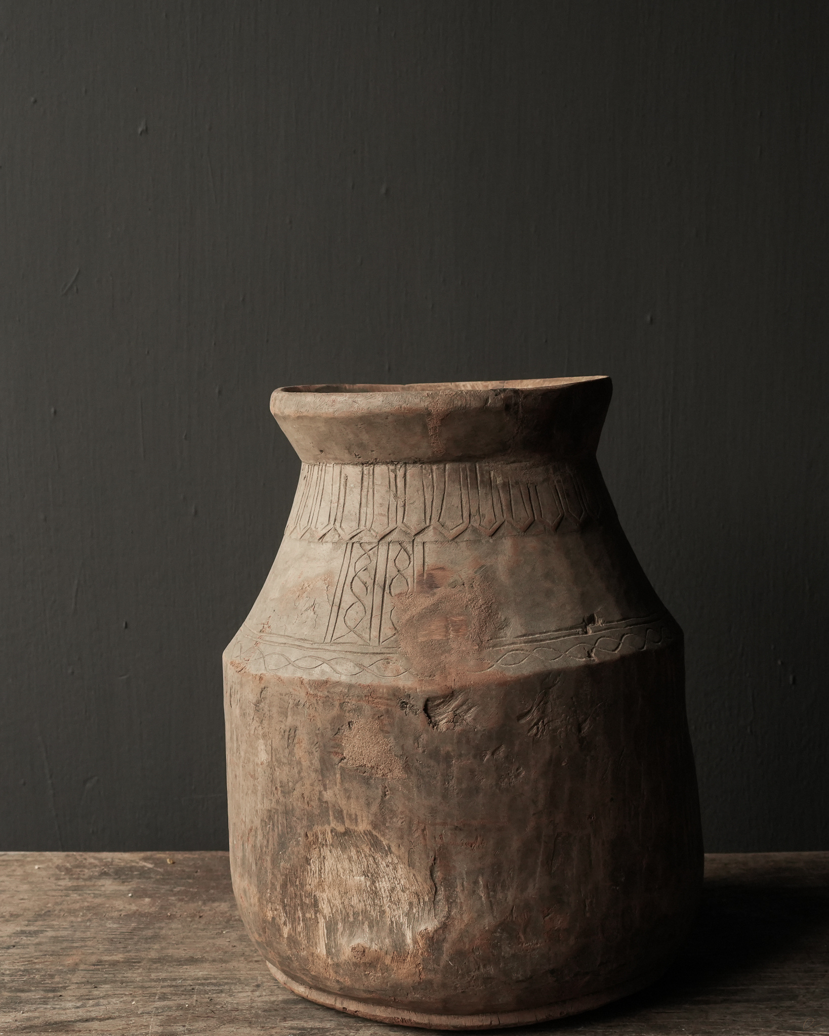 Old wooden Nepalese wabi sabi jar-7