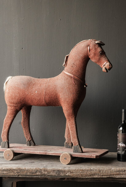 Uniek Antiek speelgoed paard