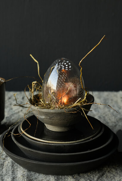 BO GLASS EGG WITH FEATHERS 7X10CM or 10x13.5cm with LED lighting