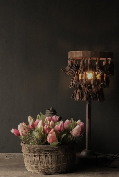 Authentiek leem mandje / bamboo mandje