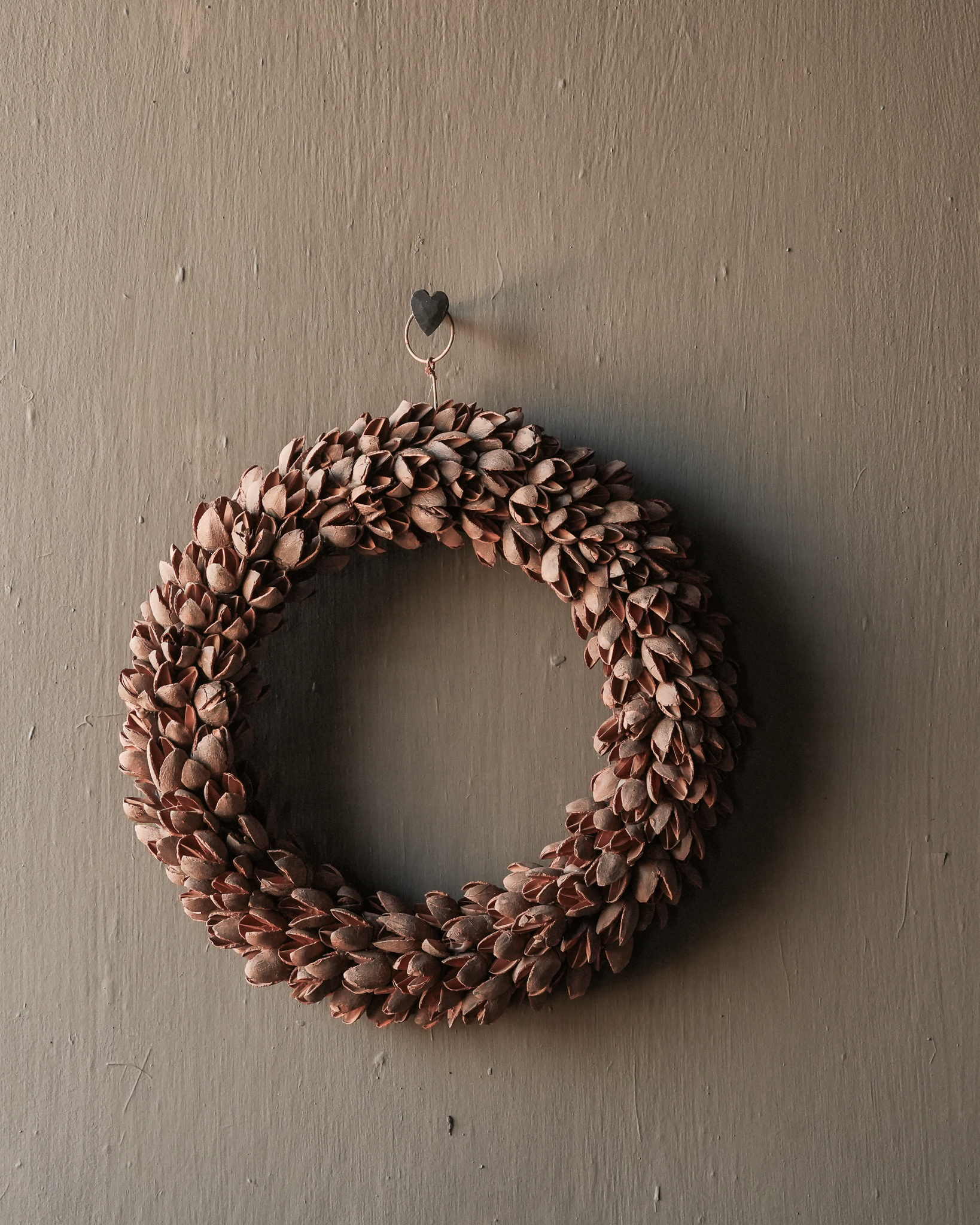 Bakuli (Beechnuts) wreath terra-1