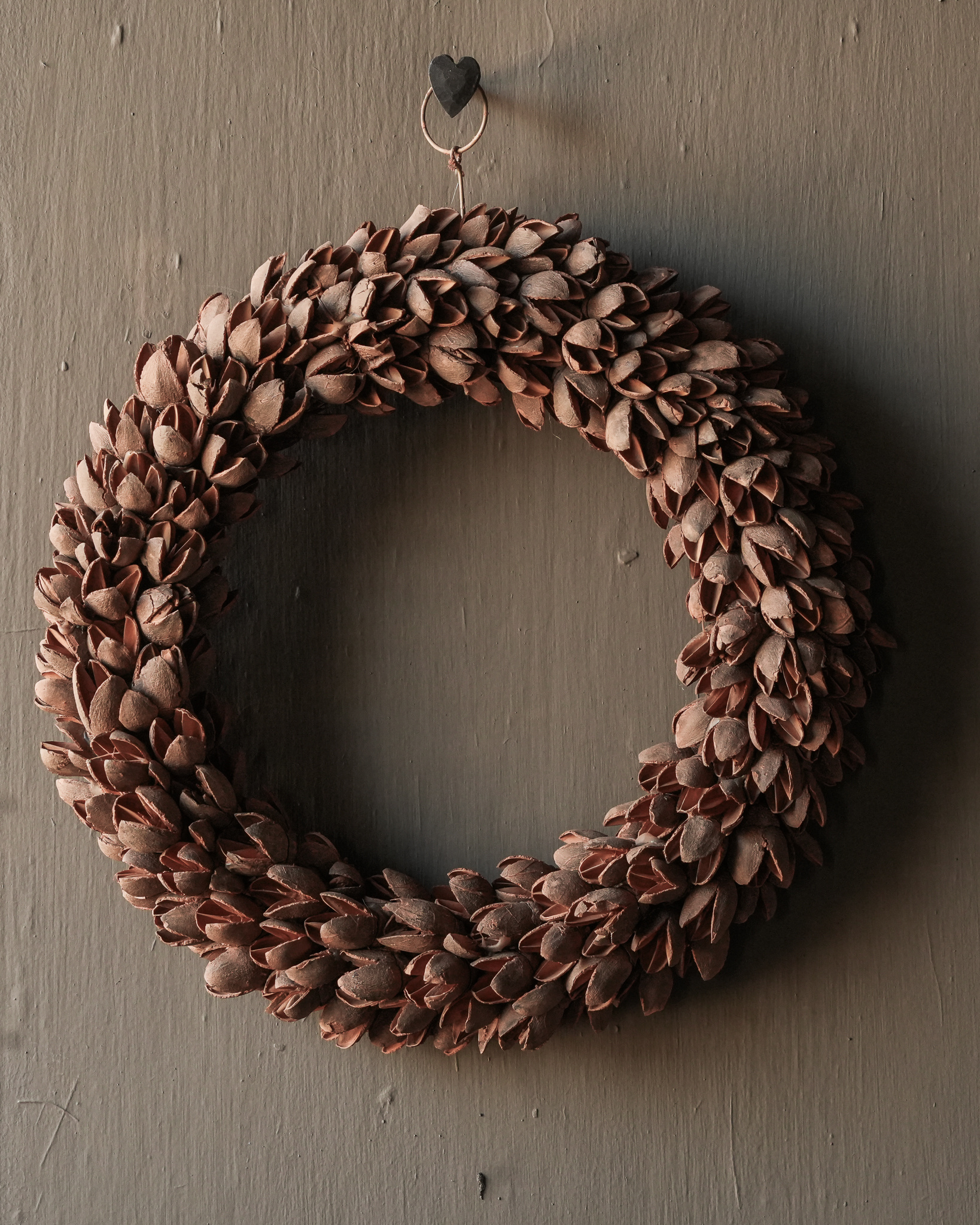 Bakuli (Beechnuts) wreath terra-2