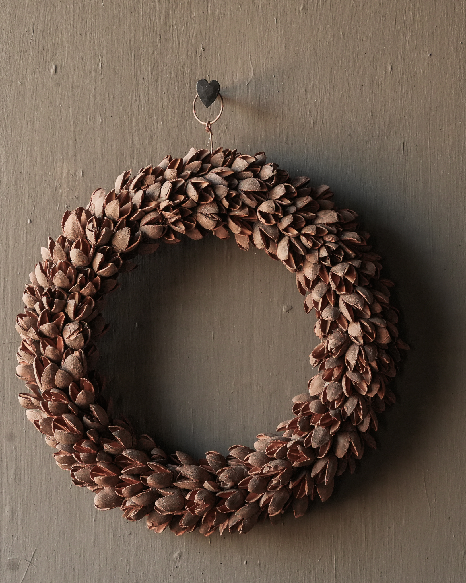 Bakuli (Beechnuts) wreath terra-3