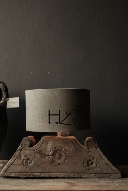 Tischlampensockel aus einzigartigem alten Ornament