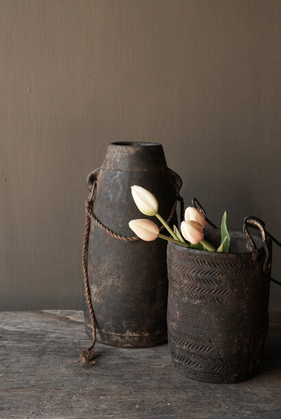 Altes nepalesisches Wabi-Sabi-Glas aus Holz