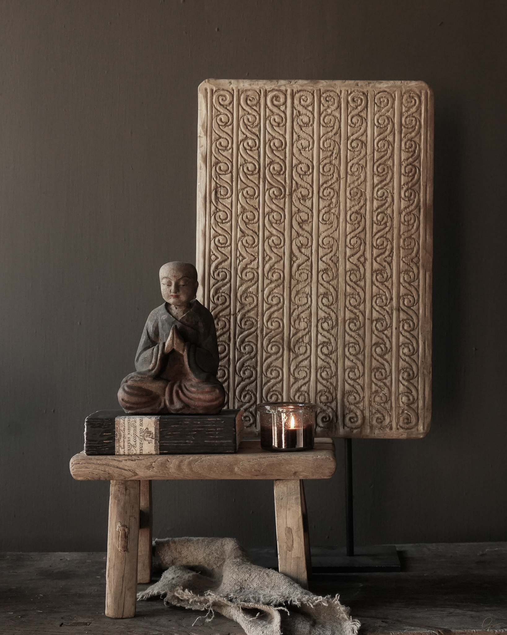 recht hoekig ornament / paneel op ijzeren voet-1